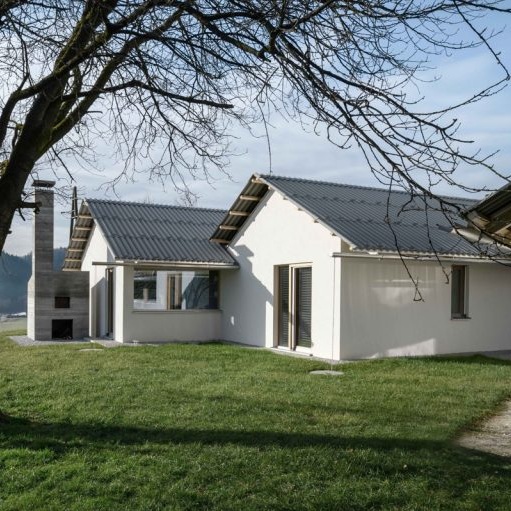 Hiša za preprosto bivanje (2019)